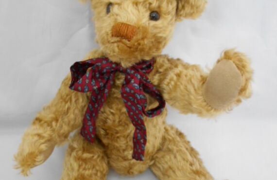 富山市にあるフランボワーズでテディベアの作り方の教室を行ってます。